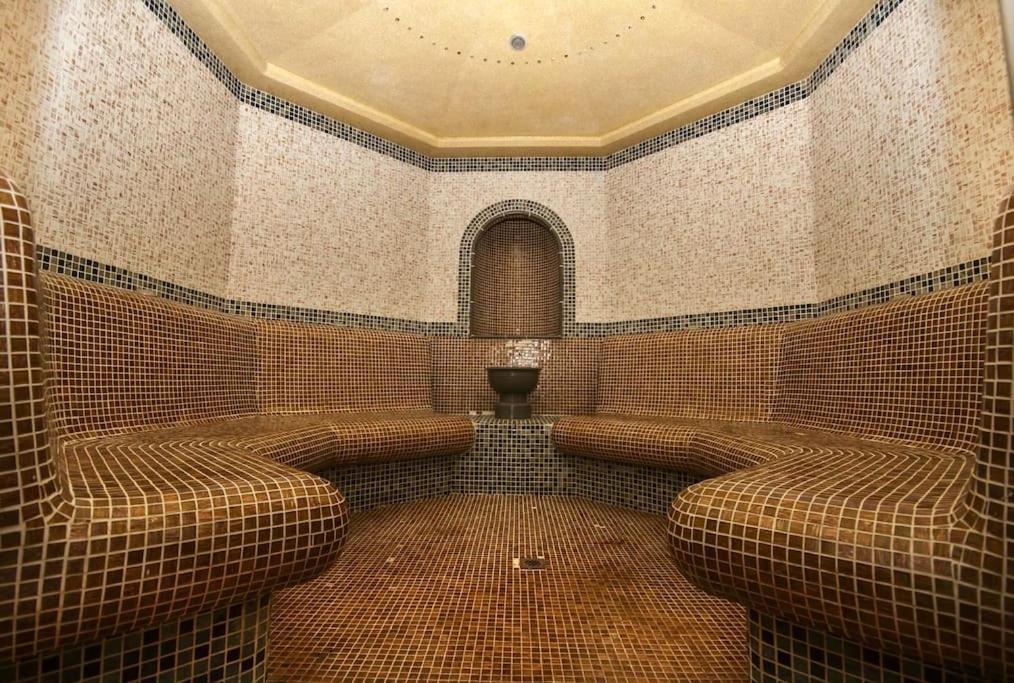 Luxury Penthouse With A Lavish Spa And 2 En-Suite Bedrooms Bansko Exterior photo