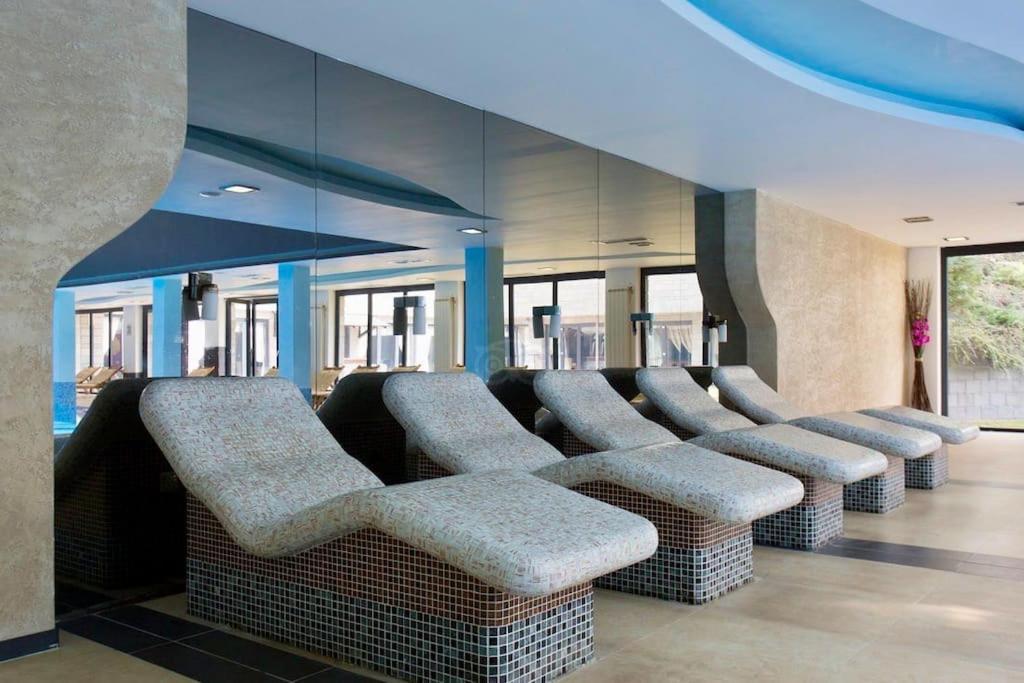 Luxury Penthouse With A Lavish Spa And 2 En-Suite Bedrooms Bansko Exterior photo